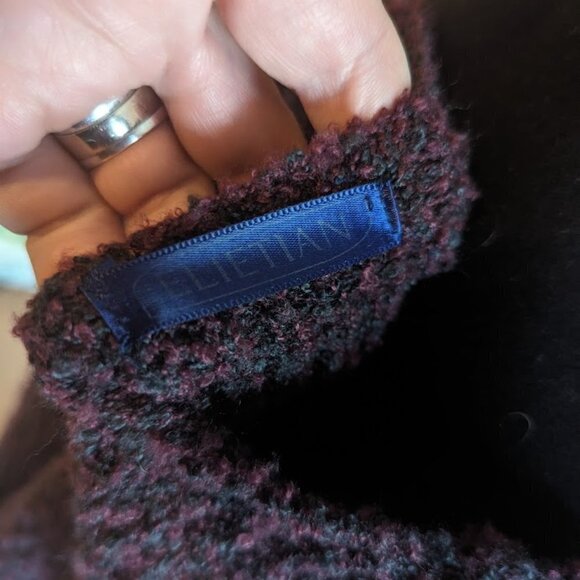 Elietian Oversized Hand-Knit Sweater Vest in Size Medium - Picture 6 of 6